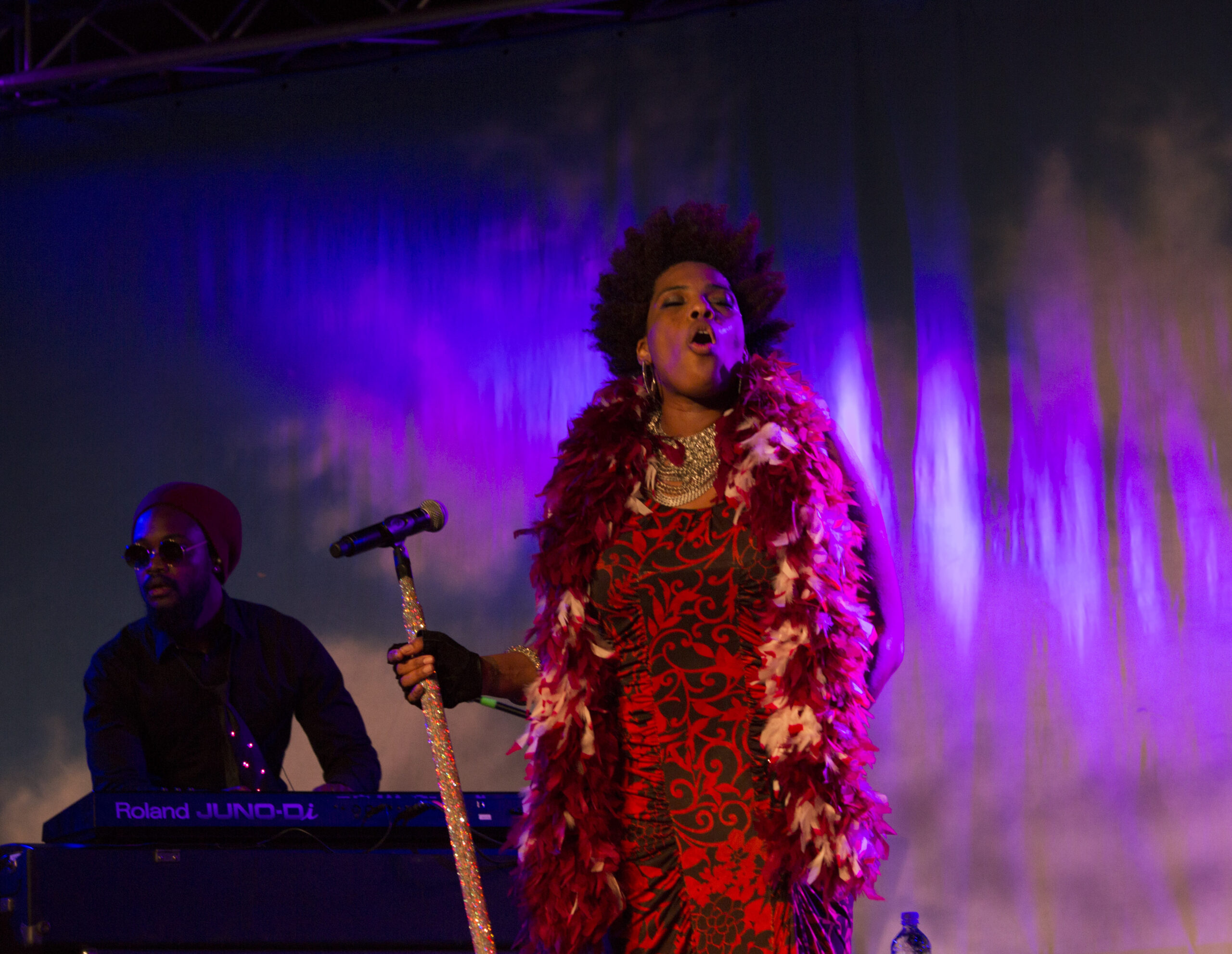 Macy Gray performing live on stage